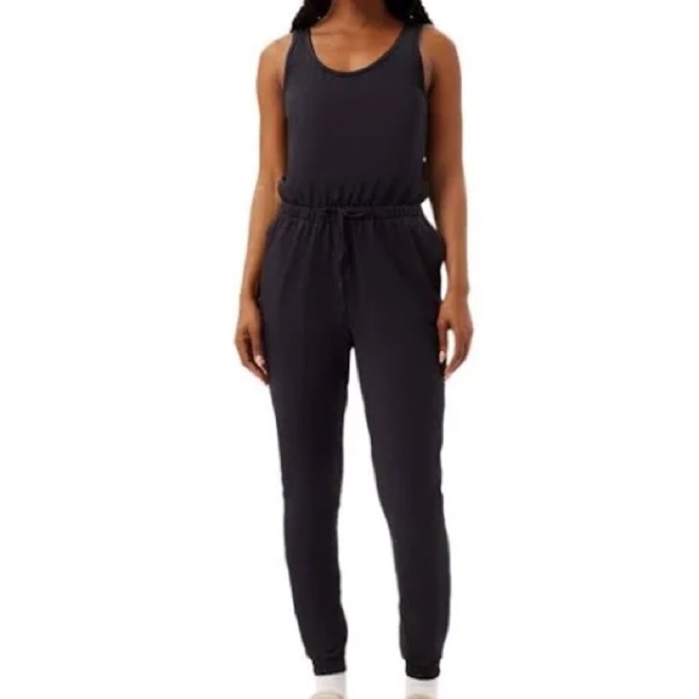 Girlfriend Collective scoop necked black jumpsuit with pockets size XS NWT